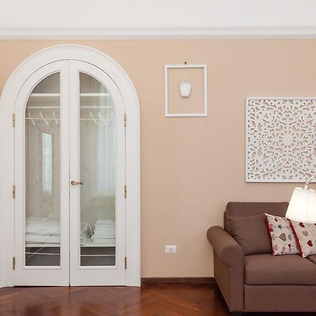 Garibaldi I Apartment Napoli Bagian luar foto