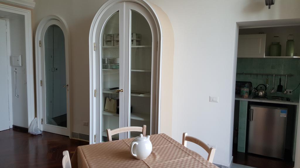 Garibaldi I Apartment Napoli Bagian luar foto