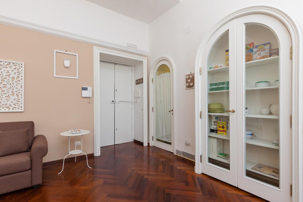 Garibaldi I Apartment Napoli Bagian luar foto