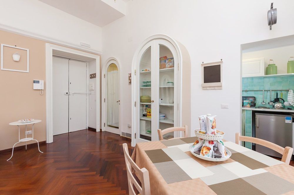 Garibaldi I Apartment Napoli Bagian luar foto