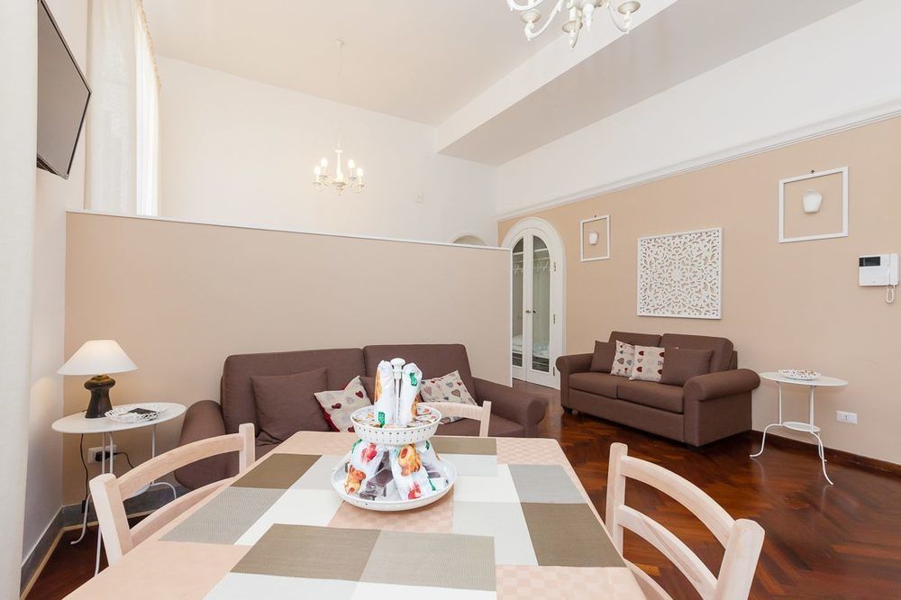 Garibaldi I Apartment Napoli Bagian luar foto